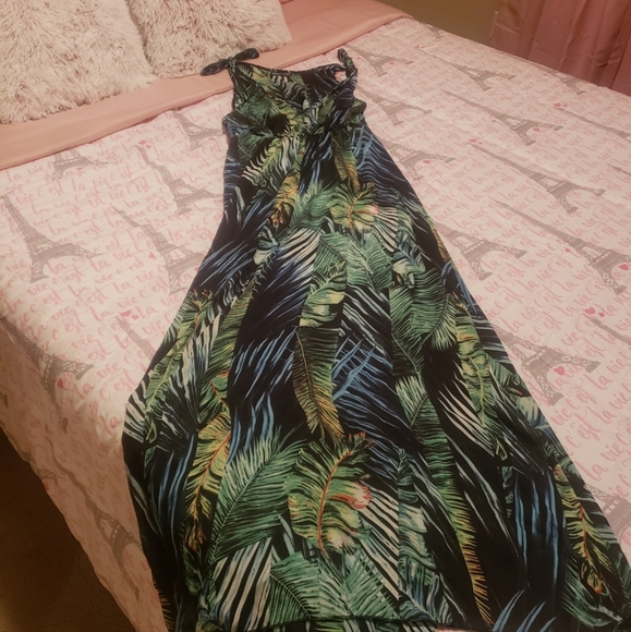 Gorgeous Tropical Maxi Dress - Picture 3 of 12